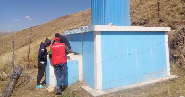 Contraloría advierte limitado monitoreo de los sistemas de agua potable en las zonas rurales de Huancavelica