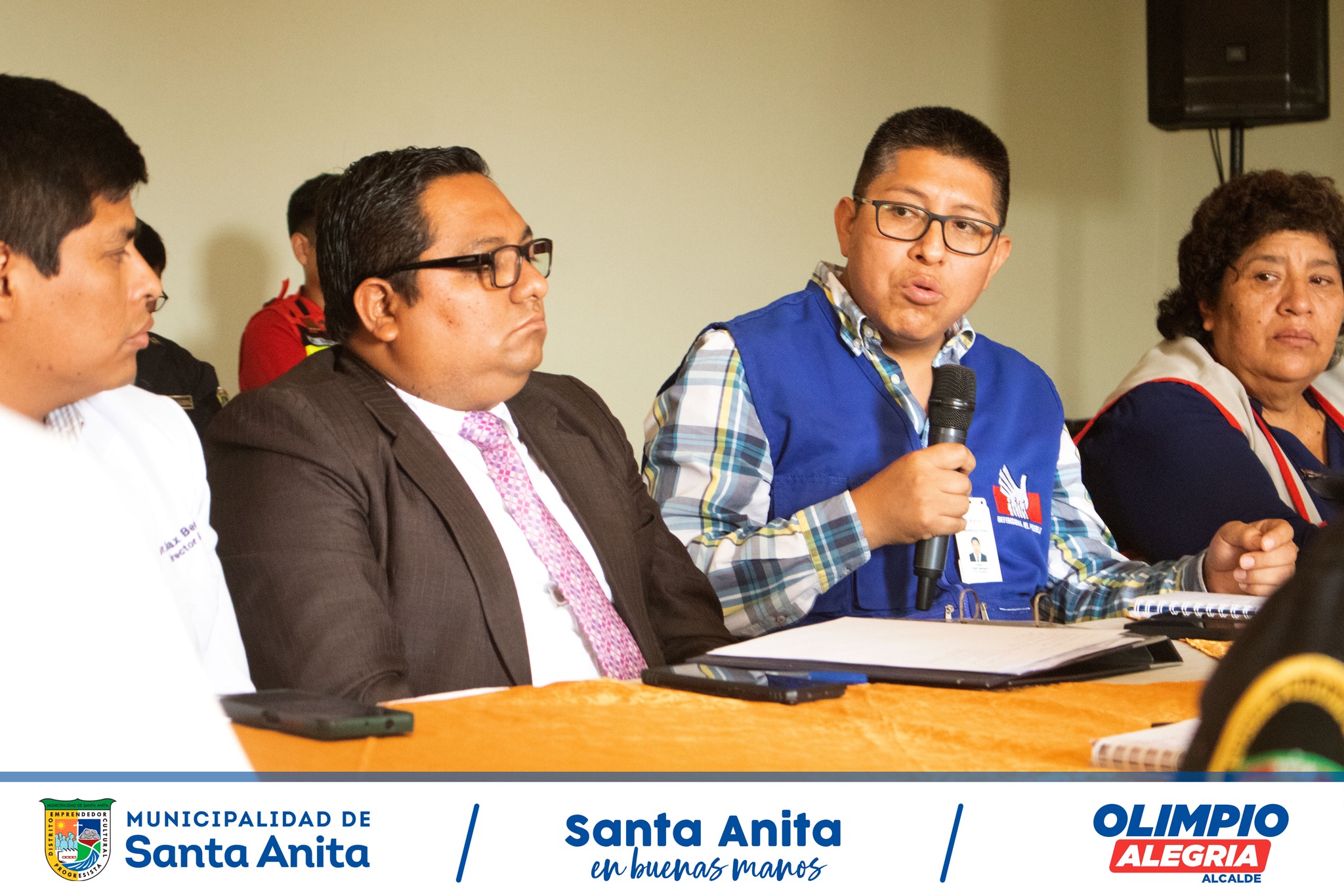 Se llevó a cabo la primera sesión ordinaria del Comité Distrital de Seguridad Ciudadana (CODISEC), donde se presentó el plan de acción distrital que tiene como objetivo desarrollar nuevas estrategias para mejorar la seguridad ciudadana y trabajar de la mano con la Policía Nacional y las diferentes instituciones que forman parte del comité. En la sesión también se tomo juramente a dos nuevos integrantes del CODISEC, el Director de la Diris Lima Este y la nueva responsable de la Junta Vecinal.
