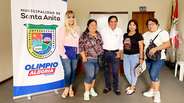 Nuestro alcalde Olimpio Alegría sostuvo la primera reunión con el comité de vaso de leche, donde se comprometió a dar agilidad a los procesos de raciones del programa de vaso de leche en favor de nuestros vecinos #Santanitenses. 