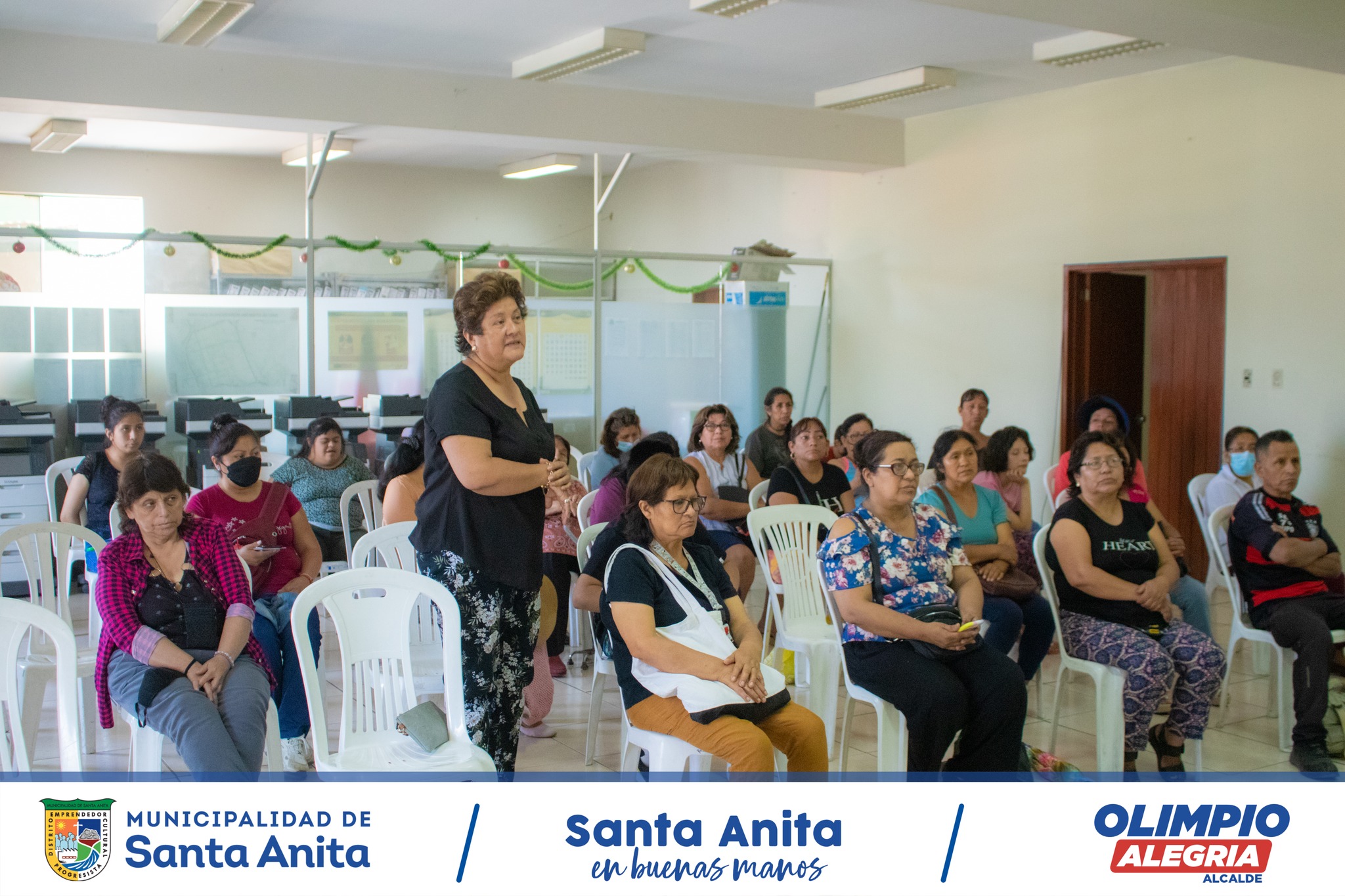Está mañana la Asoc. De Madres Cuidadoras “Amigos con Alegría”, en compañía de nuestro Alcalde Olimpio Alegría mantuvieron una reunión con el objetivo de comprometerse en trabajar en conjunto para el bienestar de nuestros niños #Santanitenses con discapacidad.