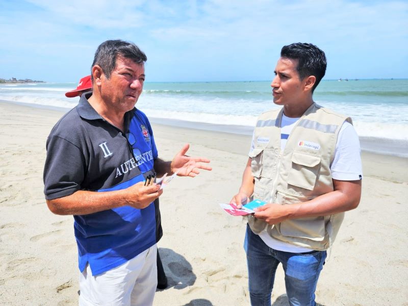 “#VeranoInformado2023”: El Indecopi visitó el balneario de Zorritos en Tumbes para brindar recomendaciones a veraneantes