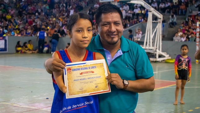 El gobernador regional Dr. René Chávez Silvano acompañado de la vicegobernadora Lic. Dolibeth Bardales Manrique, inauguró vacaciones útiles Loreto 2023.