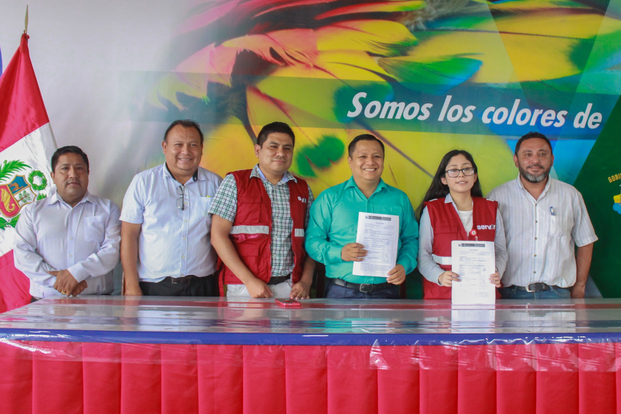 El gerente regional de recursos humanos del gobierno regional de Loreto, Moisés Zarmiento Guedes sostuvo una importante reunión con el equipo de supervisión de SERVIR