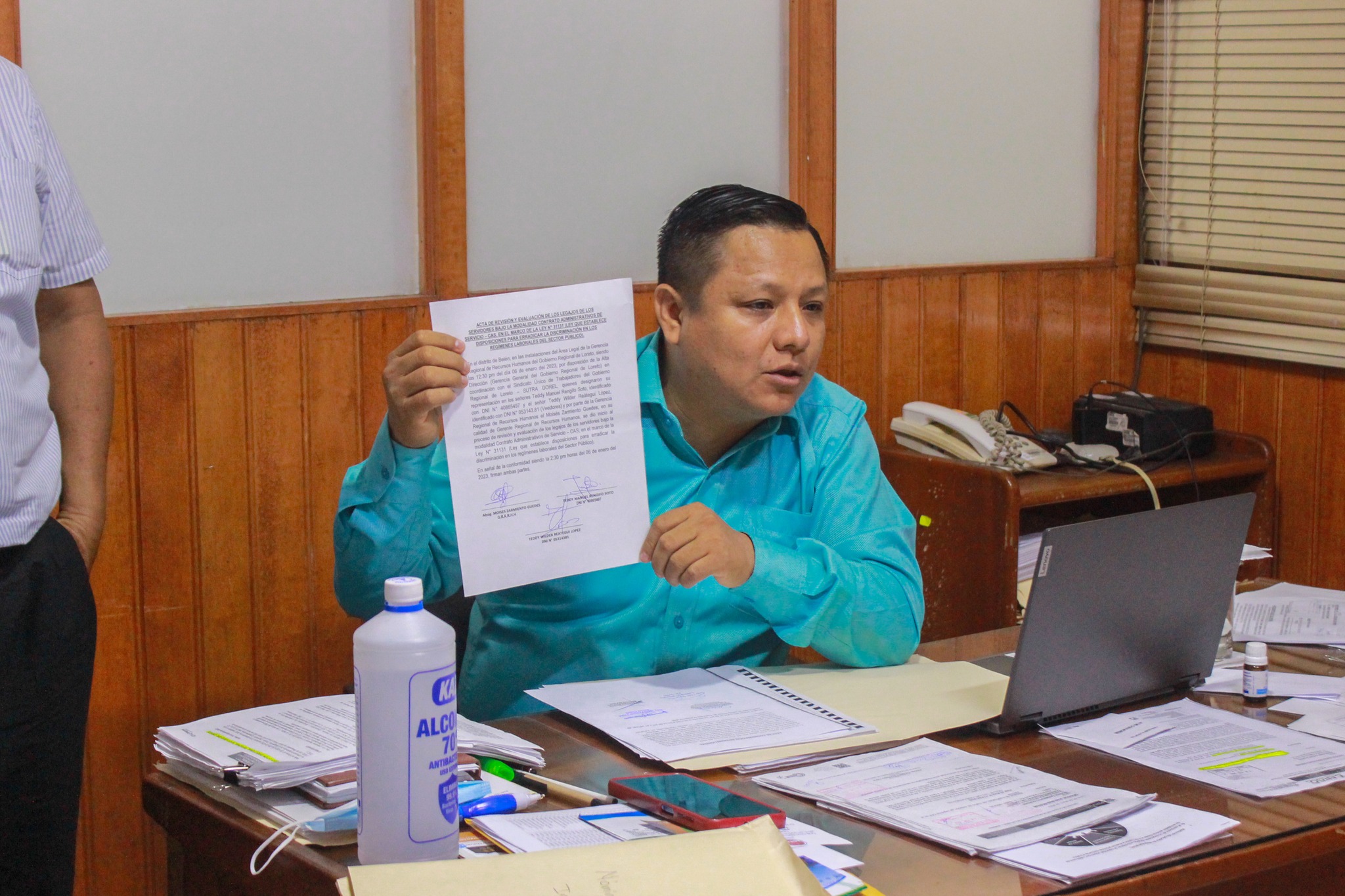 El gerente regional de recursos humanos del gobierno regional de Loreto, Moisés Zarmiento Guedes sostuvo una importante reunión con el equipo de supervisión de SERVIR