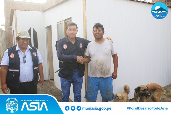 Alcalde Isaías Alcántara entrego ayuda humanitaria a damnificado por incendio
