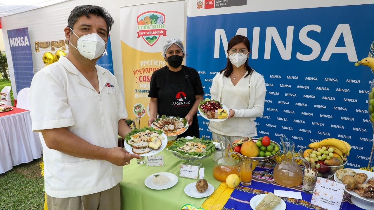 Minsa recomienda lavarse las manos antes de preparar y consumir los alimentos.