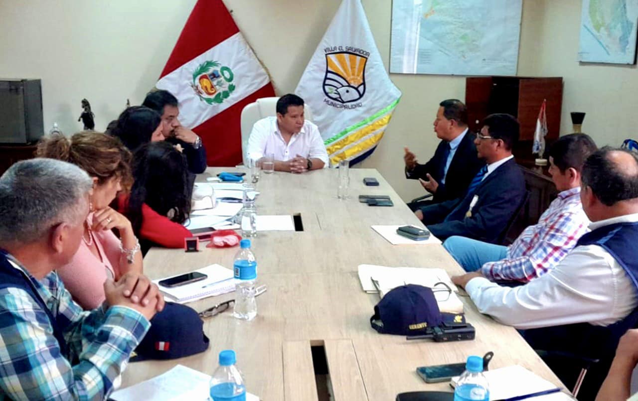 Alcalde Guido Iñigo Peralta se reune con dirigentes de Asentamientos Humanos