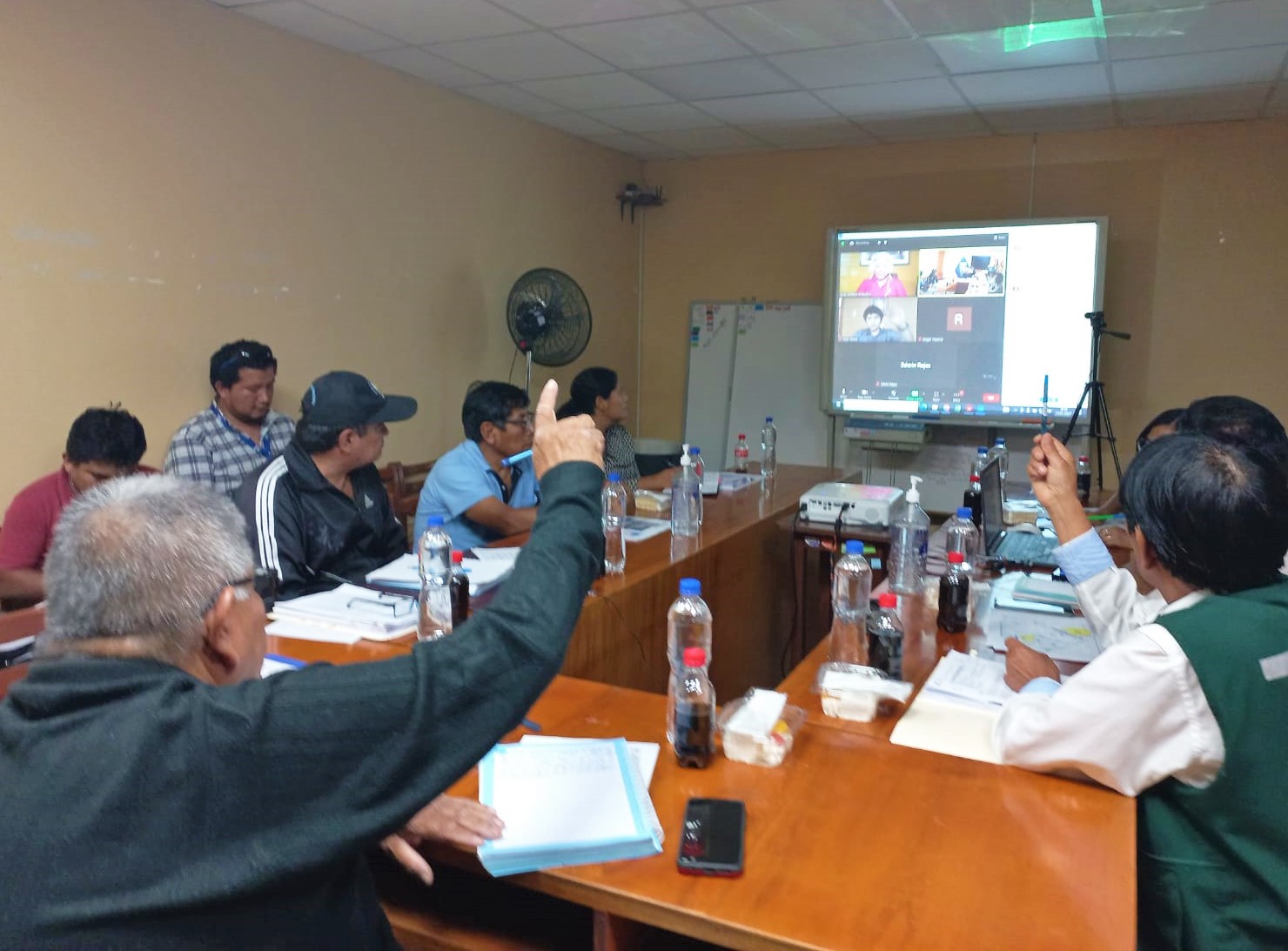 Aprueban reorganización administrativa del PET