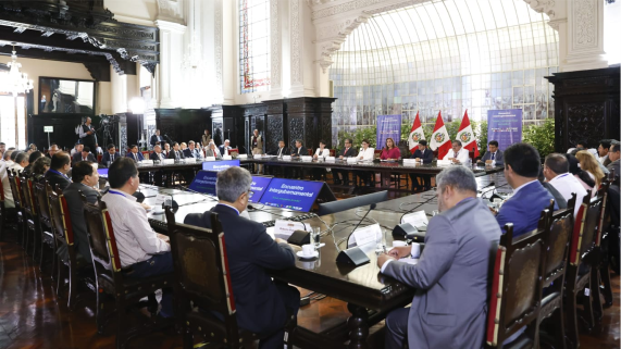 Participación del gobernador de PIura en Encuentro Intergubernamental "Salud, compromiso de todos"