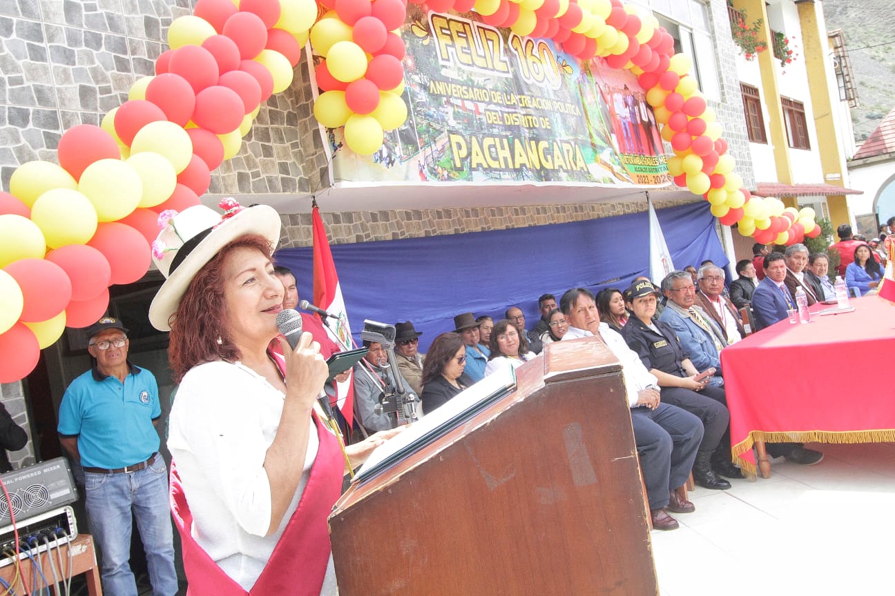 Pobladores de Pachangara celebran aniversario con anuncio de importantes de obras 