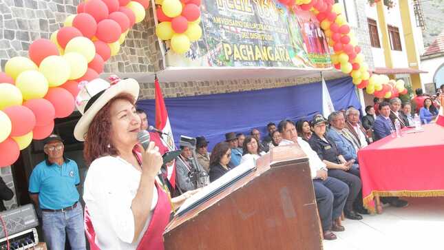 Pobladores de Pachangara celebran aniversario con anuncio de importantes de obras 
