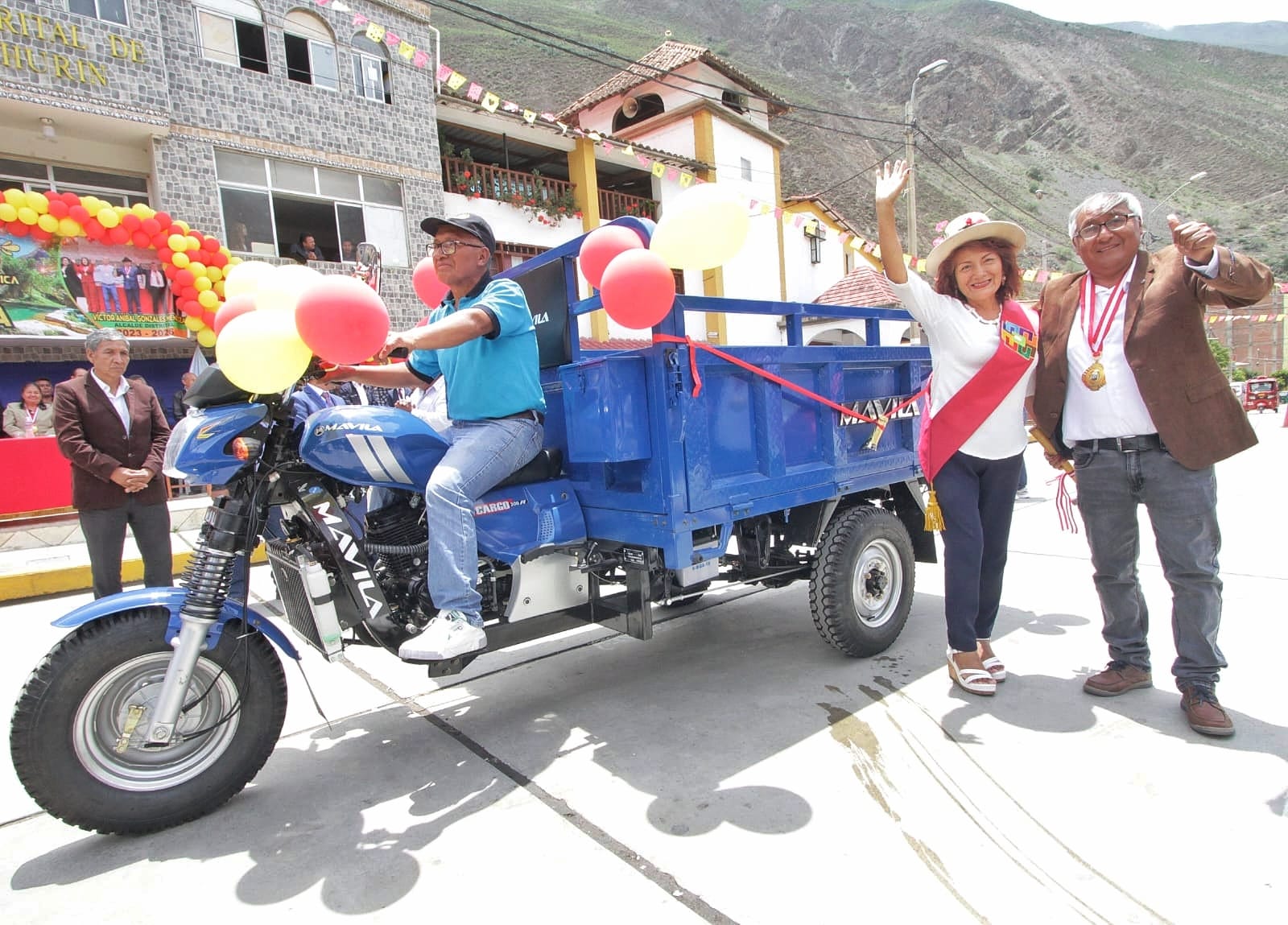 Pobladores de Pachangara celebran aniversario con anuncio de importantes de obras
