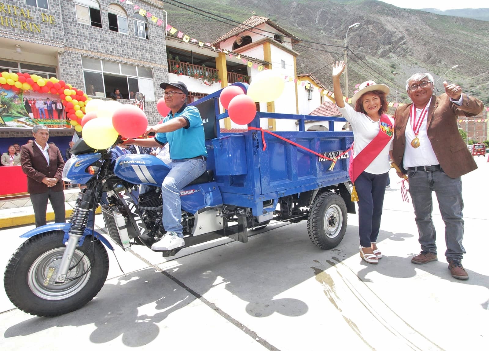 Pobladores de Pachangara celebran aniversario con anuncio de importantes de obras 