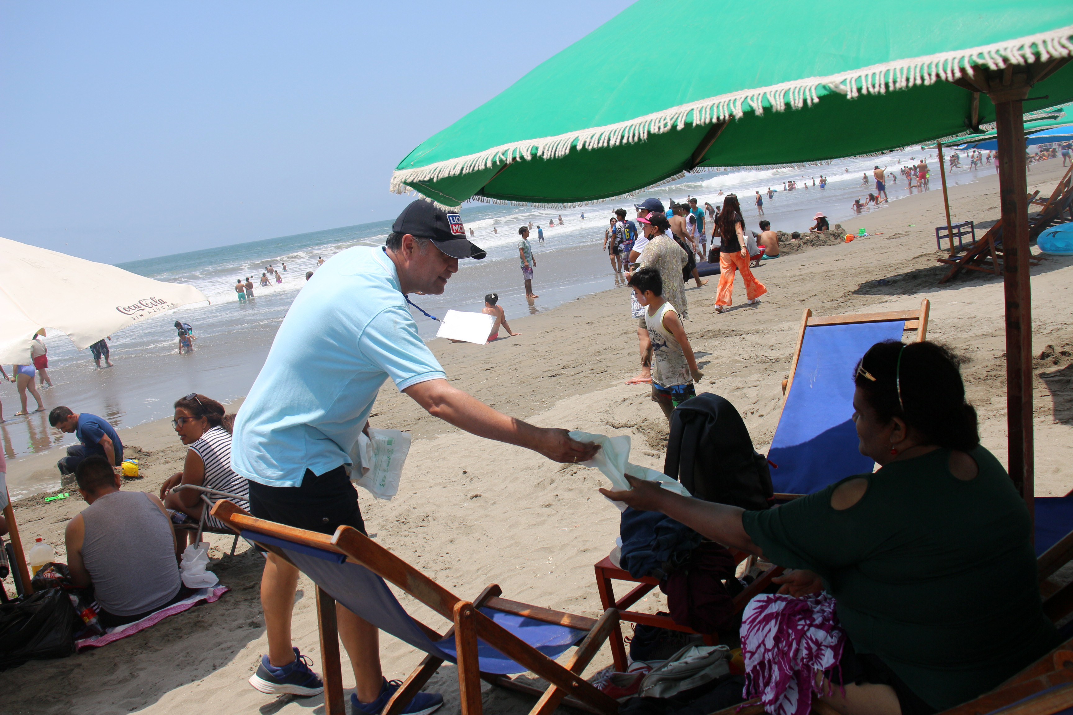 ¡Predicar con el ejemplo! Alcalde José Pain García lideró comitiva que recorrió hoy la playa para concientizar a los veraneantes