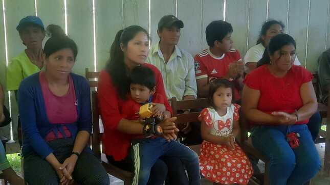 Pobladores de la comunidad de Puente Juanita.