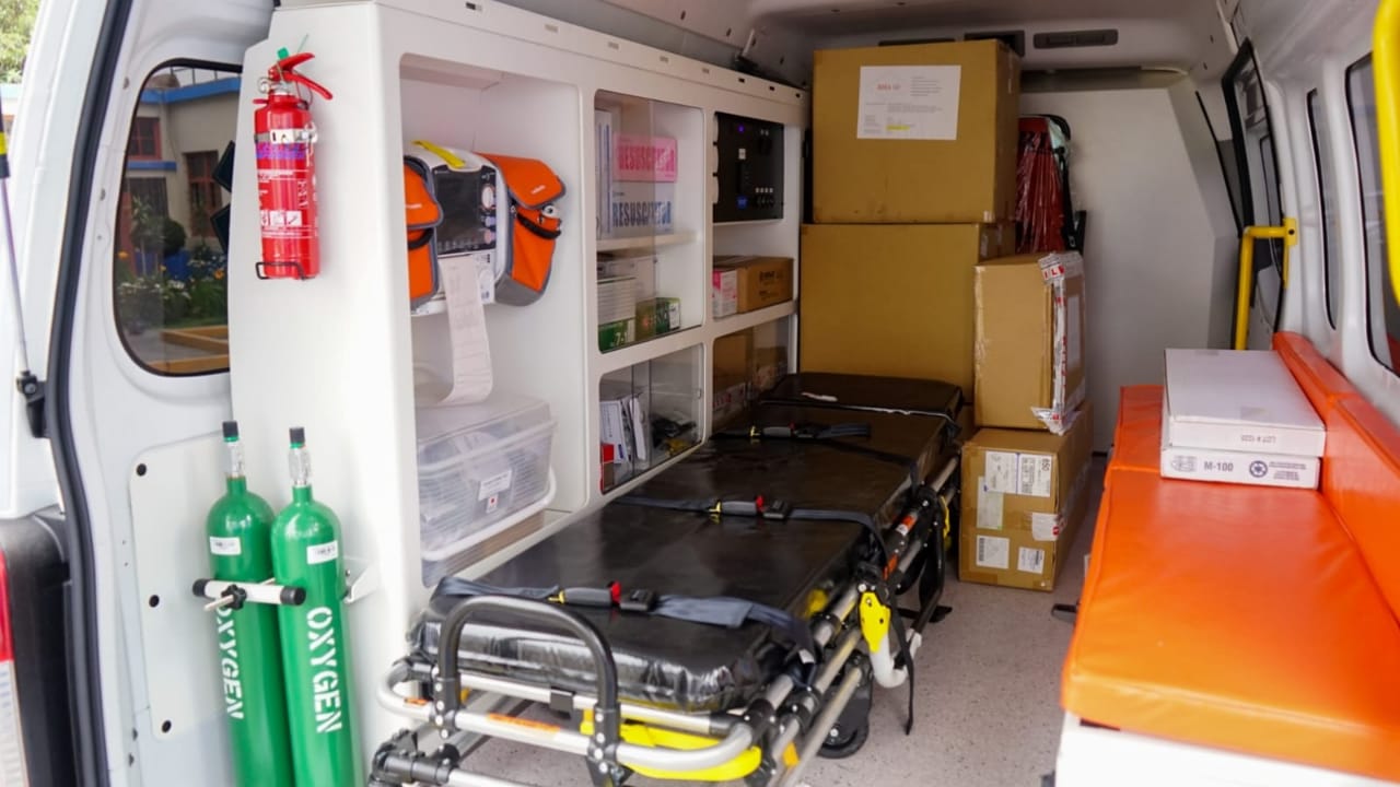 Minsa entrega ambulancia al Centro de Salud Villa Los Reyes en el Callao
