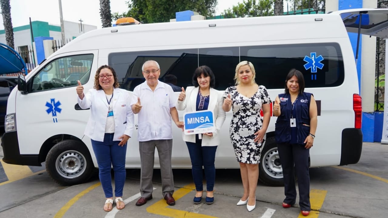 Minsa entrega ambulancia al Centro de Salud Villa Los Reyes en el Callao
