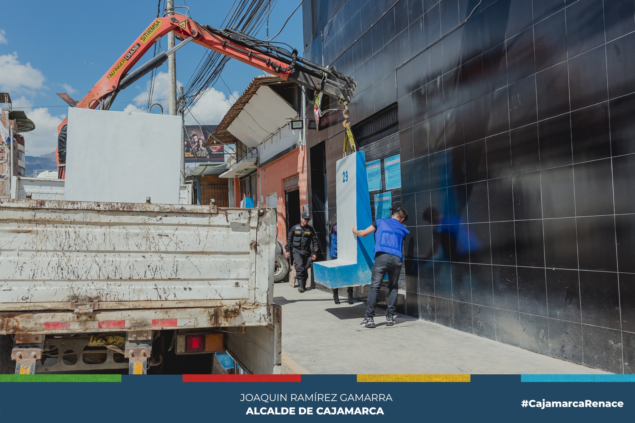 Bloques de Concreto y Soldadura para Clausurar Locales
