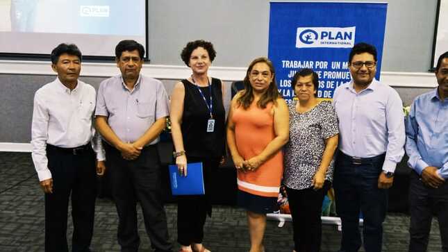 Sector educación trabajando junto a Plan Internacional.