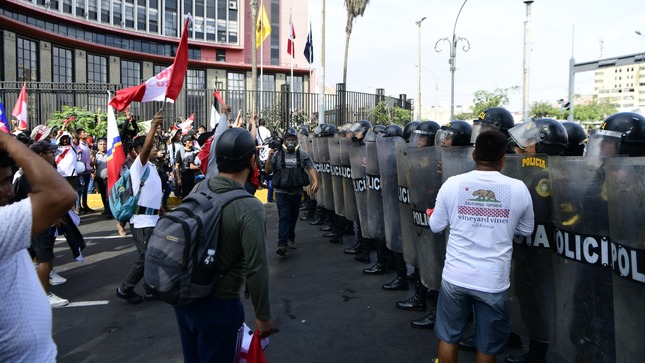 PNP incauta escudos artesanales que serían usados para actos de violencia en Lima