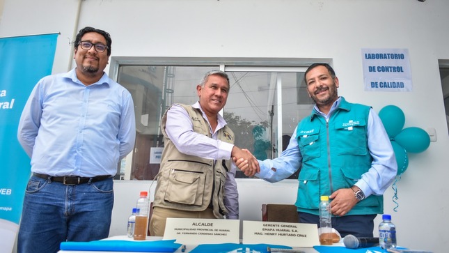 Alcalde Fernando Cárdenas apadrinó laboratorio para el control de calidad de Emapa Huaral S.A.