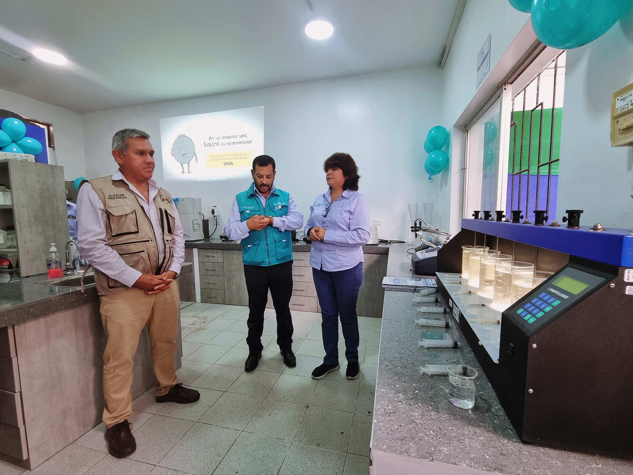 Alcalde Fernando Cárdenas apadrinó laboratorio para el control de calidad de Emapa Huaral S.A.