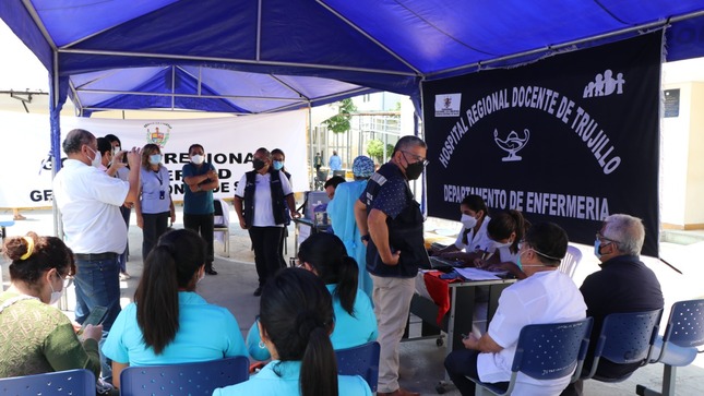 Gobierno Regional promueve refuerzo contra la Covid 19 para personal de salud en La Libertad