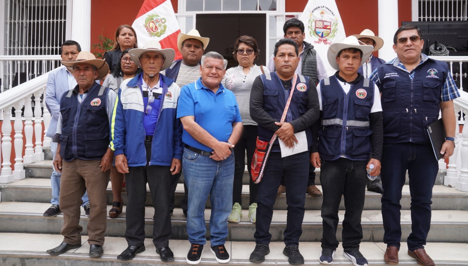 En diálogo con César Acuña rondas acuerdan no bloquear carreteras