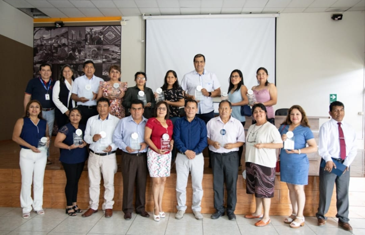 Entregamos premios a 21 II.EE. por buenas prácticas y proyectos de innovación educativa