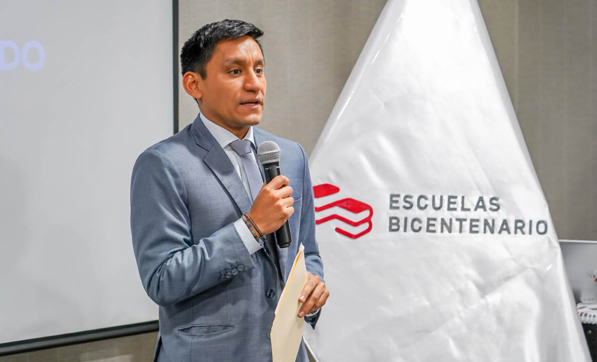 Escuelas Bicentenario reconoce a servidores públicos que destacaron en el proceso de Gestión del Rendimiento en 2022