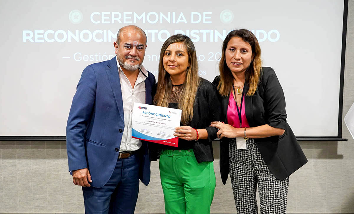 Escuelas Bicentenario reconoce a servidores públicos que destacaron en el proceso de Gestión del Rendimiento en 2022