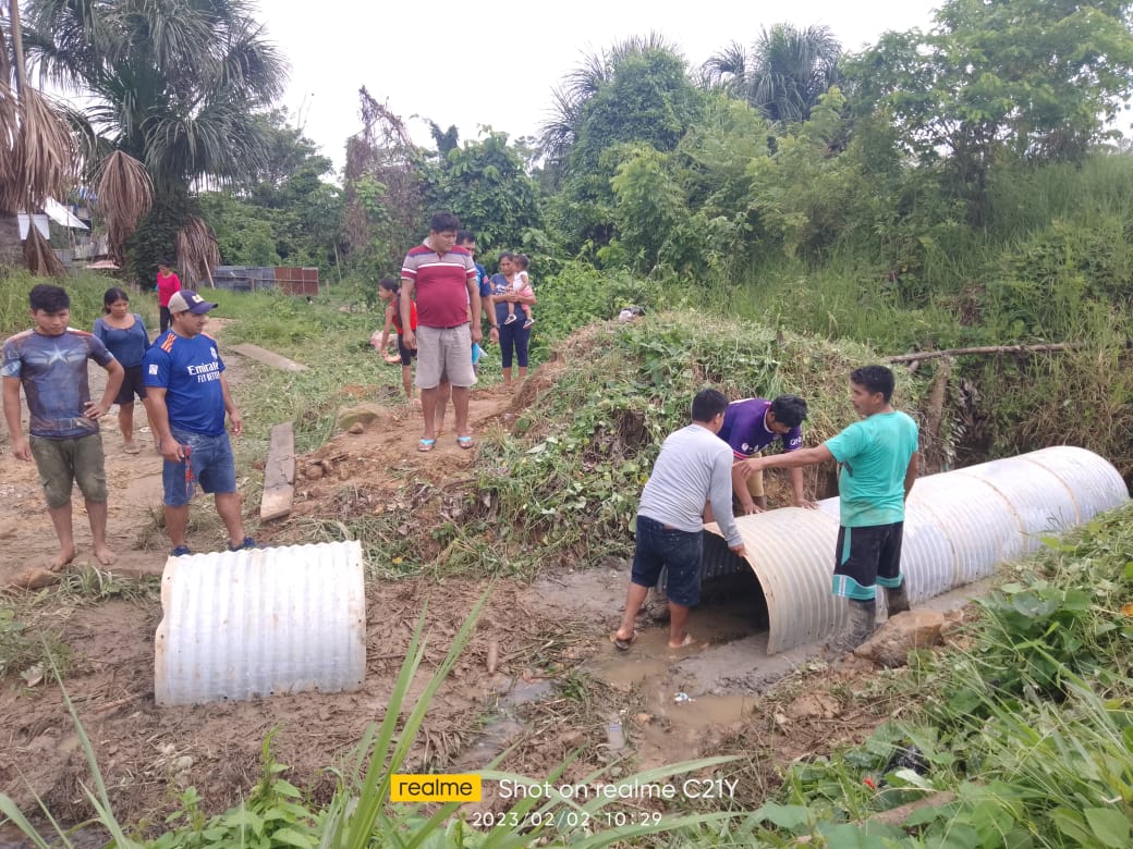 Vecinos de Nueva Fortaleza realizan arreglo de su calle