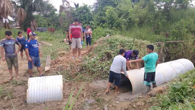 Vecinos de Nueva Fortaleza realizan arreglo de su calle