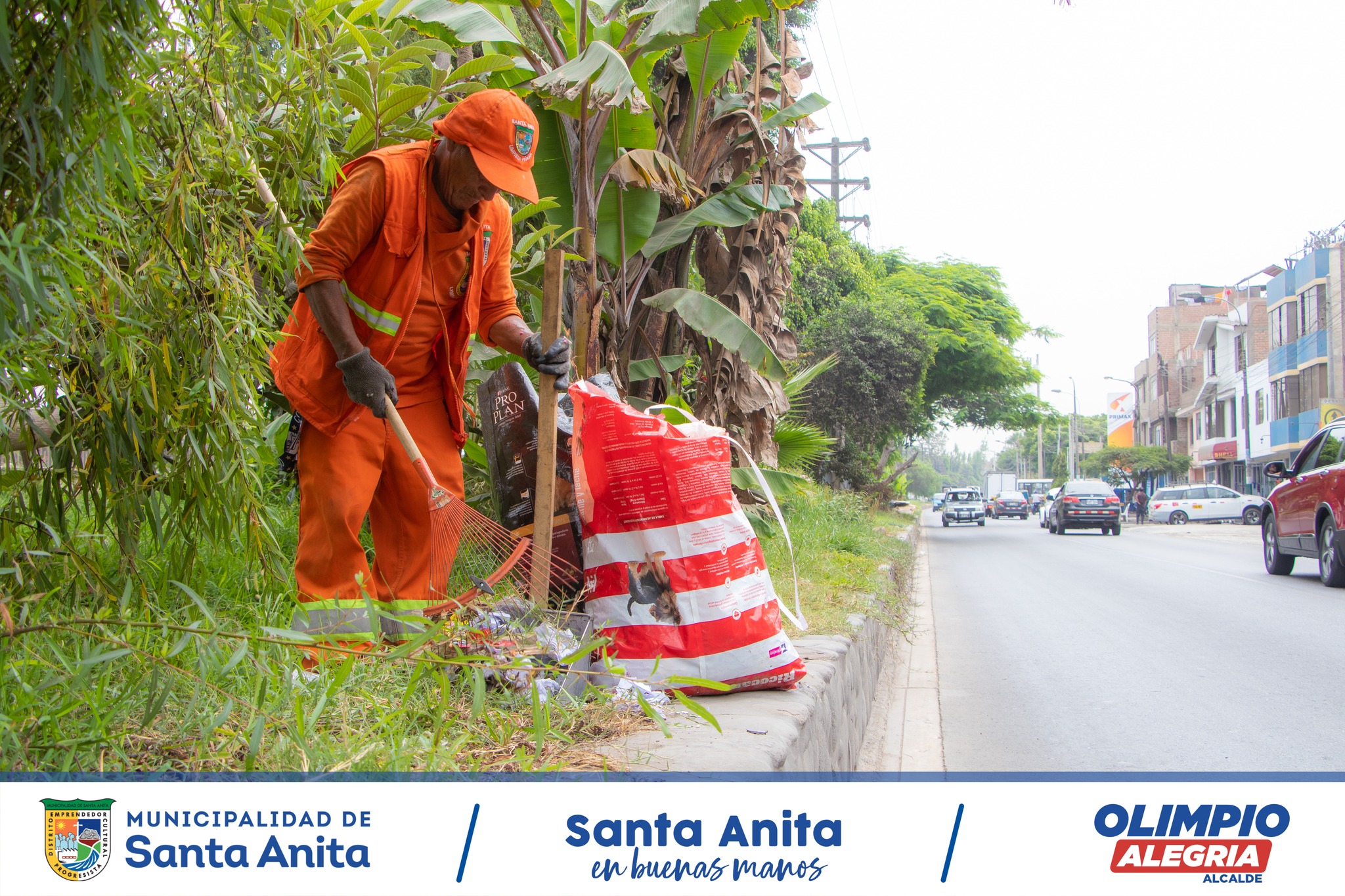 Realizamos el mantenimiento y  limpieza de nuestras calles junto al equipo municipal de limpieza pública.