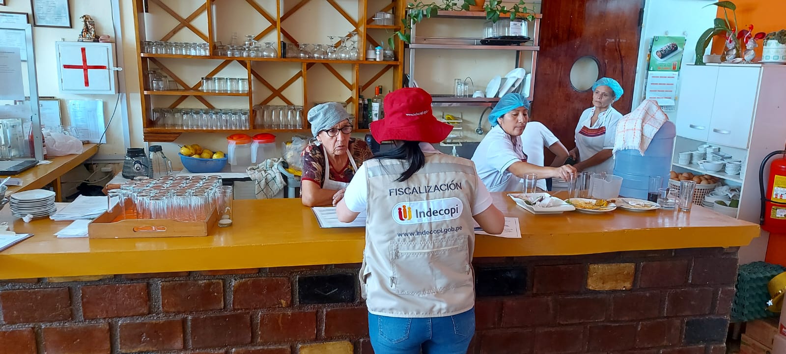 #VeranoInformado2023: Indecopi monitorea restaurantes de playas de Pimentel y Puerto Eten en Lambayeque