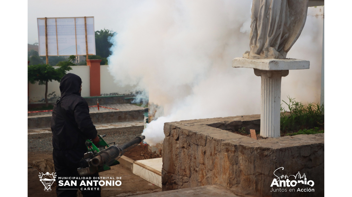 Fumigación en nuestro cementerio municipal "Santa Rosa de Lima"