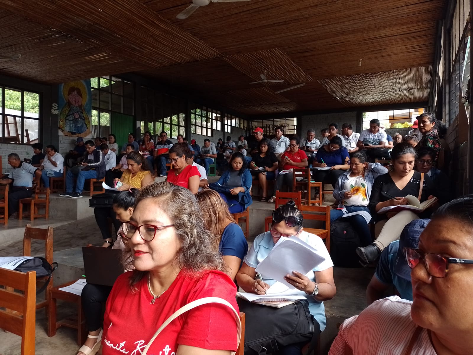 Directores de I.E. presentes en el taller sobre mantenimiento escolar.