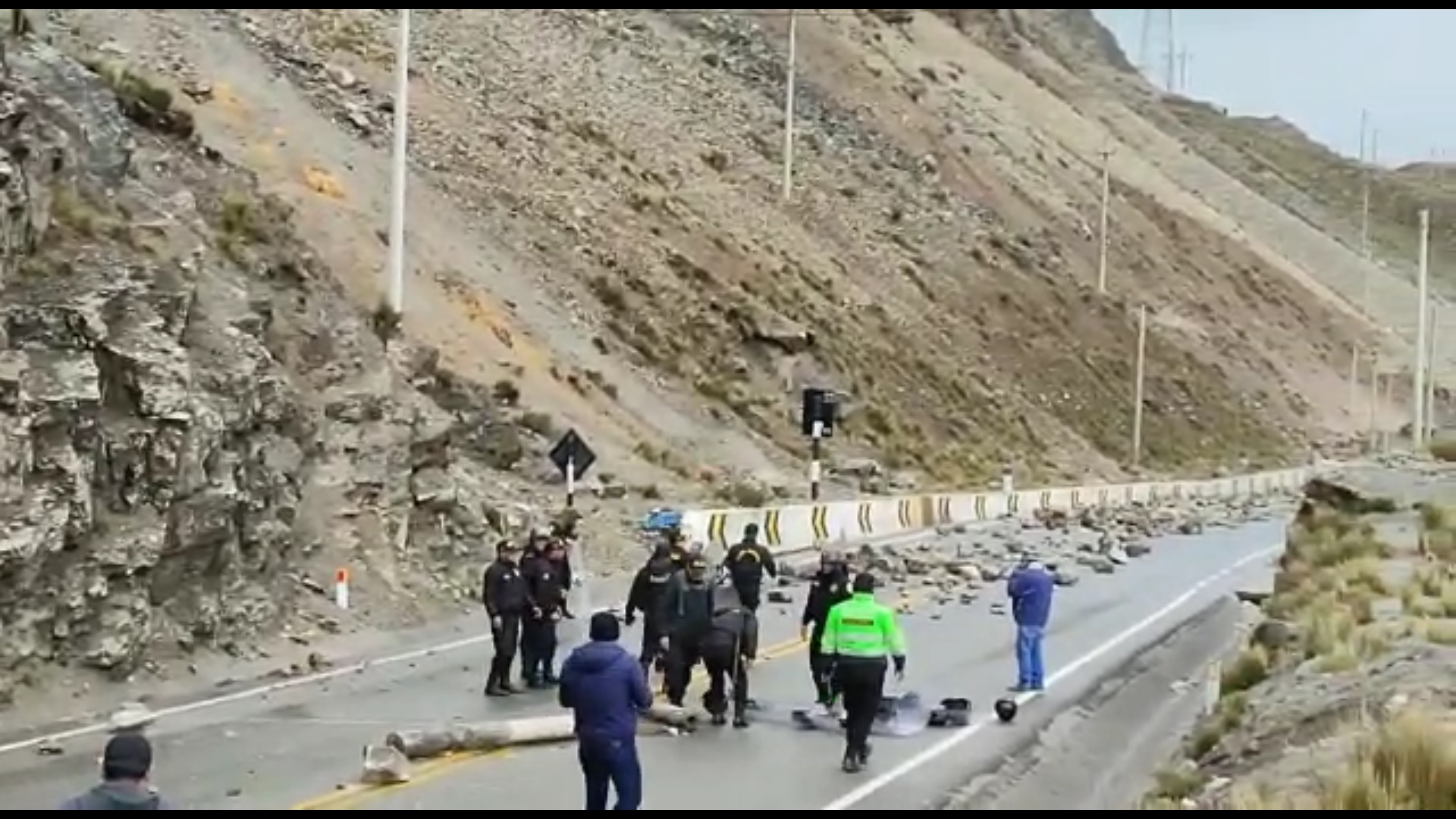 PNP liberó de forma pacífica un tramo de la Carretera Central tomado en Junín