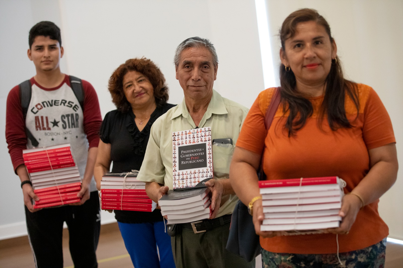 Más de 10 mil niños se beneficiarán del material bibliográfico entregado por el programa Lima Lee de la Municipalidad Metropolitana de Lima.