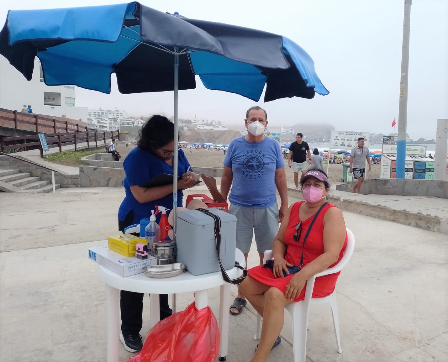 Brigadas de DIRIS Lima Sur vacunarán en playas durante la temporada de verano