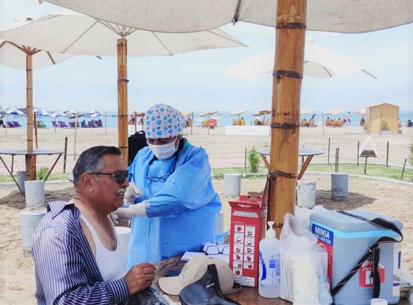 Brigadas de DIRIS Lima Sur vacunarán en playas durante la temporada de verano