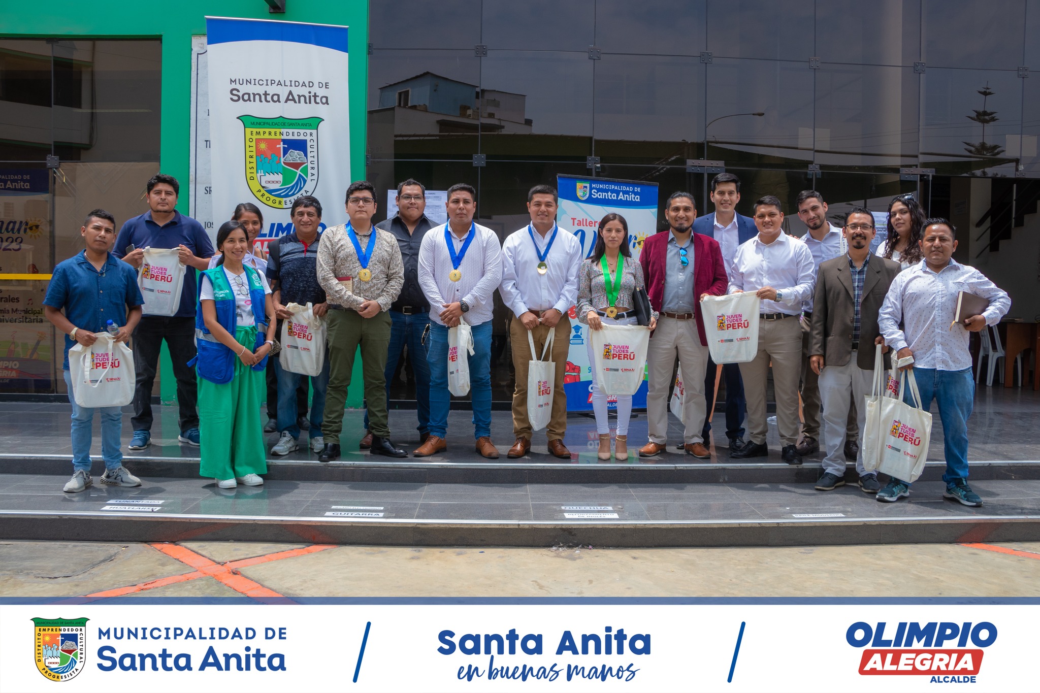 Nuestro alcalde Olimpio Alegría estuvo presente en la apertura de la reunión entre regidores y funcionarios de las áreas de juventudes de los municipios de Lima Este y el coordinador metropolitano de Juventudes #Lima en el Centro Cultural, donde reforzaron su compromiso en trabajar y promover programas en beneficio de los jóvenes.
