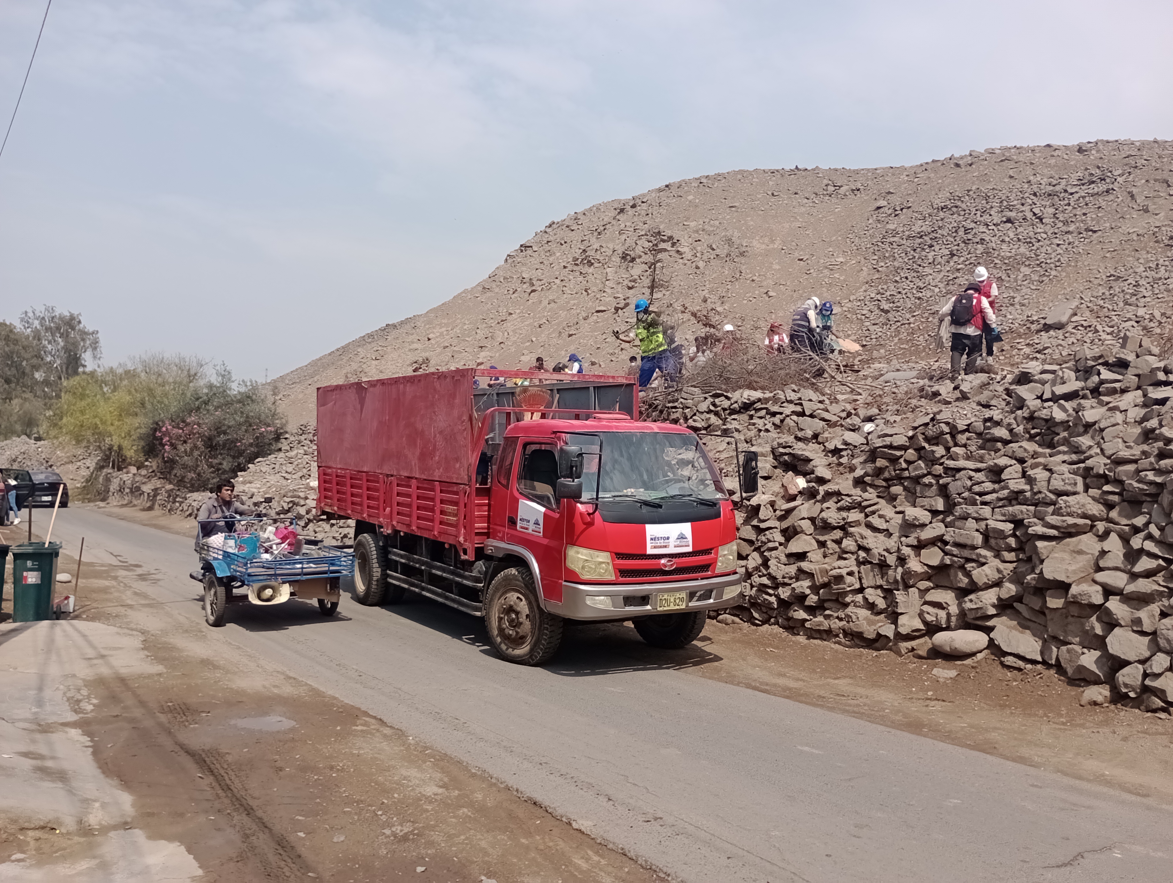 Ministerio de Cultura realizó acciones de limpieza en Huaca La Florida en el Rímac