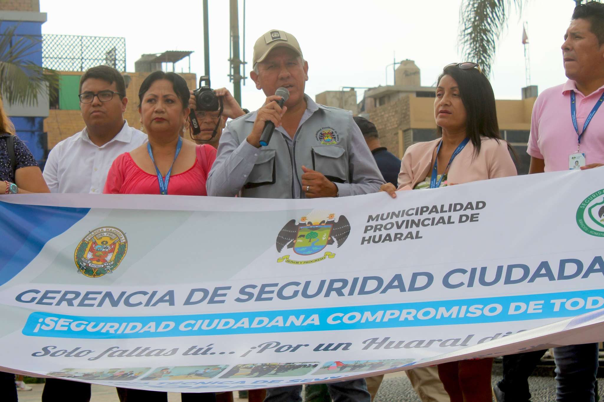 Autoridades se unen en pasacalle en favor de la lucha contra la inseguridad ciudadana