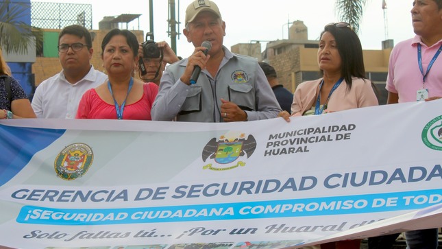 Autoridades se unen en pasacalle en favor de la lucha contra la inseguridad ciudadana