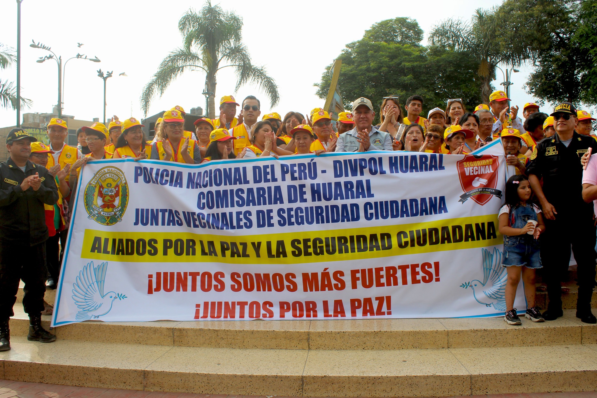 Autoridades se unen en pasacalle en favor de la lucha contra la inseguridad ciudadana