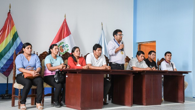 ALCALDE DE LA MUNICIPALIDAD DISTRITAL DE PICHARI, CPC HERNÁN PALACIOS TINOCO PRESENTÓ A SU EQUIPO DE TRABAJADORES