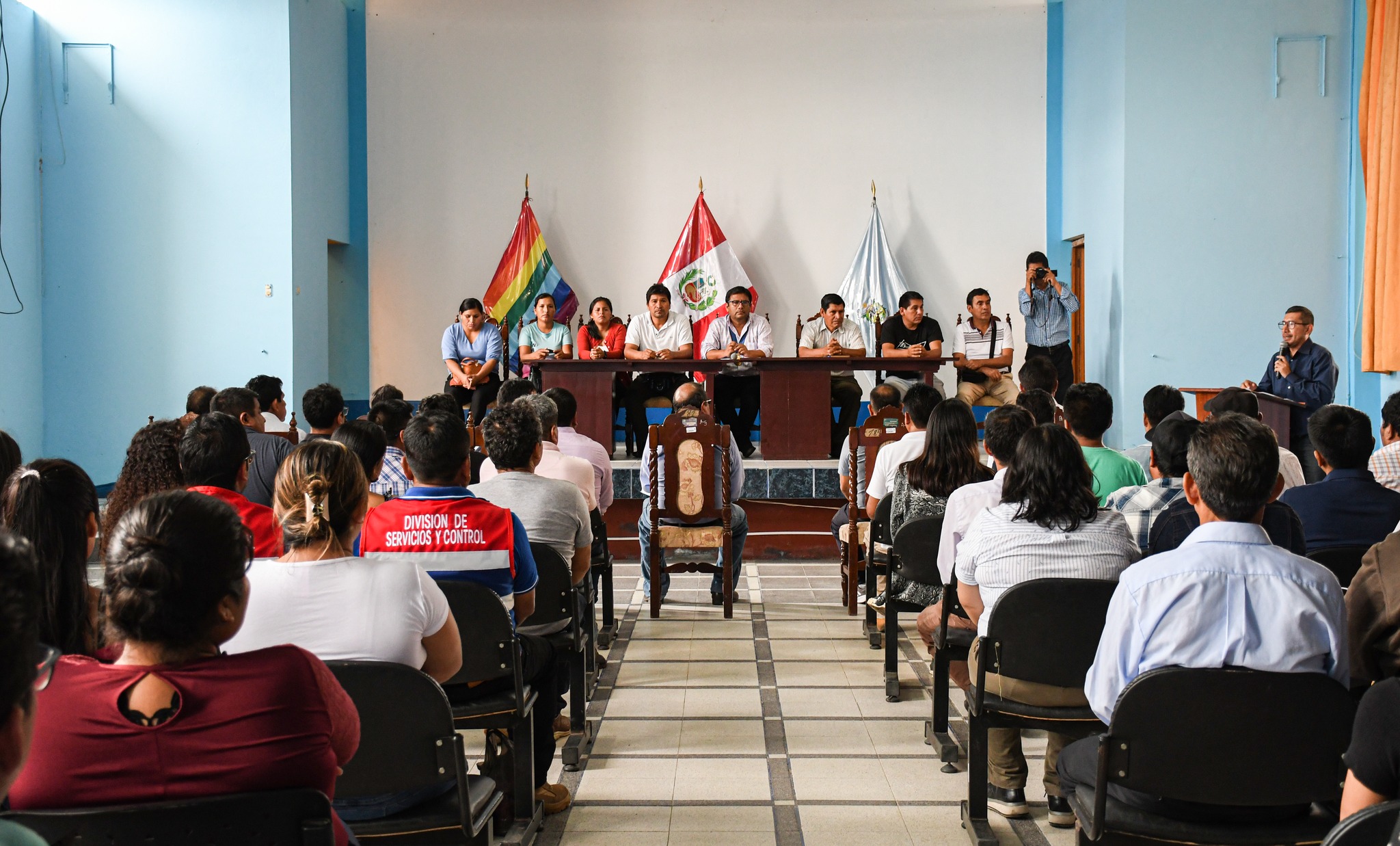 ALCALDE DE LA MUNICIPALIDAD DISTRITAL DE PICHARI, CPC HERNÁN PALACIOS TINOCO PRESENTÓ A SU EQUIPO DE TRABAJADORES