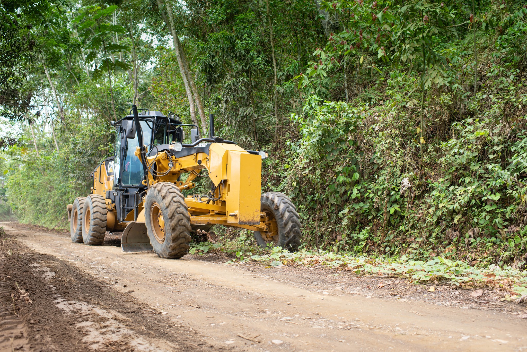 El alcalde y los regidores de la Municipalidad Distrital de Pichari ealizaron recorrido del trabajo de mantenimiento que se viene ejecutando en las carreteras