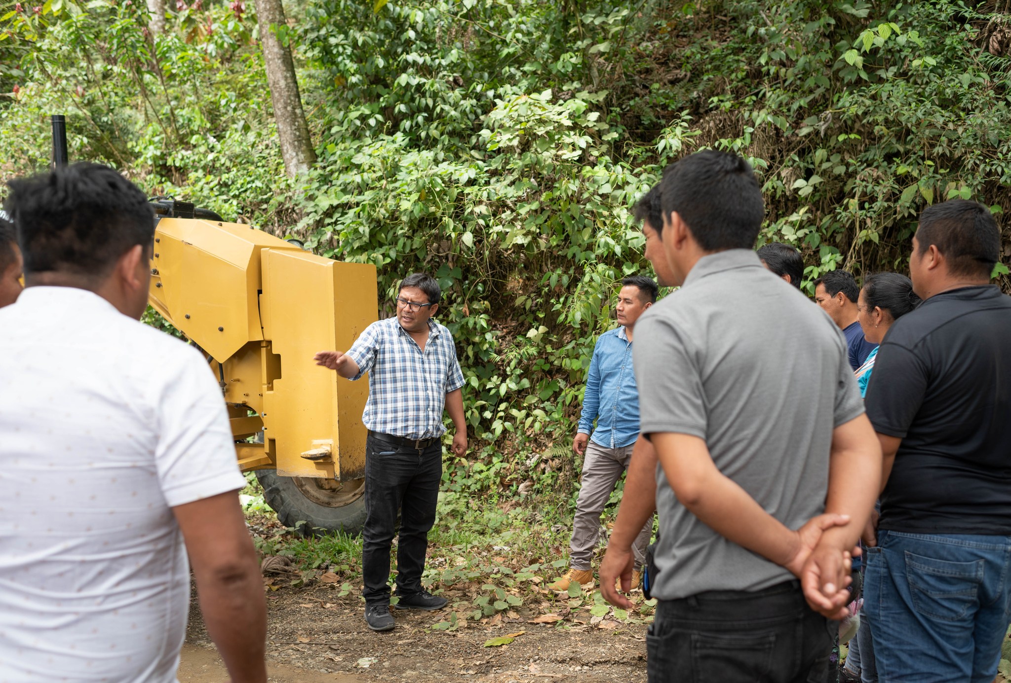 El alcalde y los regidores de la Municipalidad Distrital de Pichari ealizaron recorrido del trabajo de mantenimiento que se viene ejecutando en las carreteras